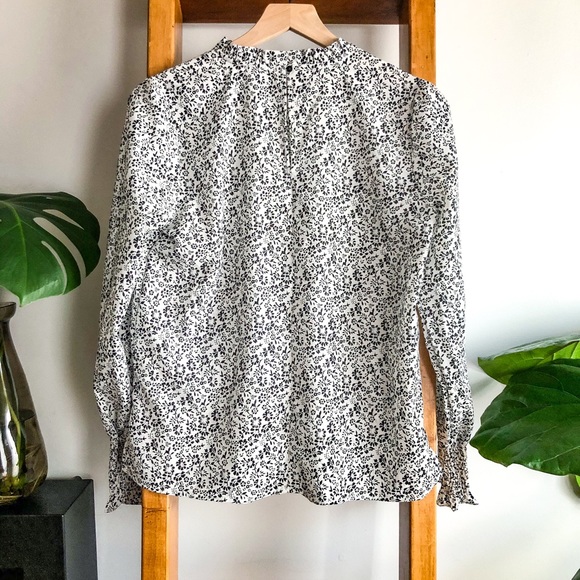 SZ S NWOT Wildflower Motif Mock Neck Blouse! - Picture 8 of 9